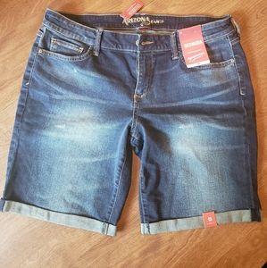 ARIZONA JEANS CO. BERMUDA SHORTS